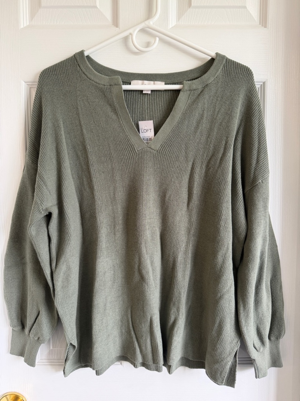 NWT LOFT Olive Sage V-Neck Knit Pullover Sweater